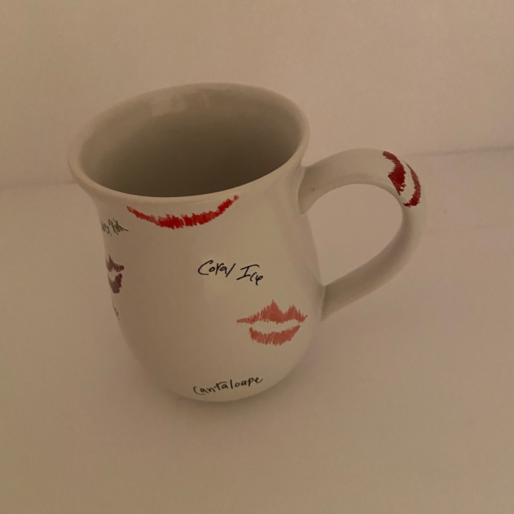 Mary Kay Collectible Kisses Lipstick Coffee/Tea Mug/Cup